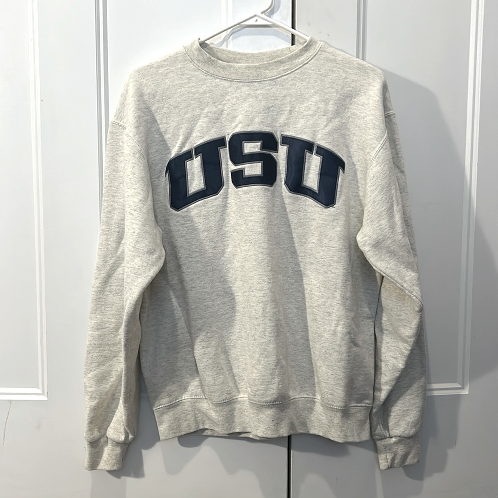 Woman’s Utah State University crew neck